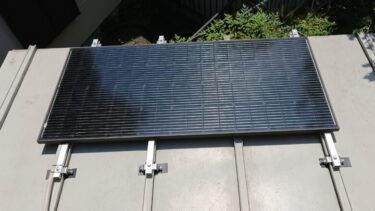 DIY太陽光発電　ポータブル電源 充電用ソーラーパネルを1階の屋根に設置！【LVYUAN 200W PERC ソーラーパネル】